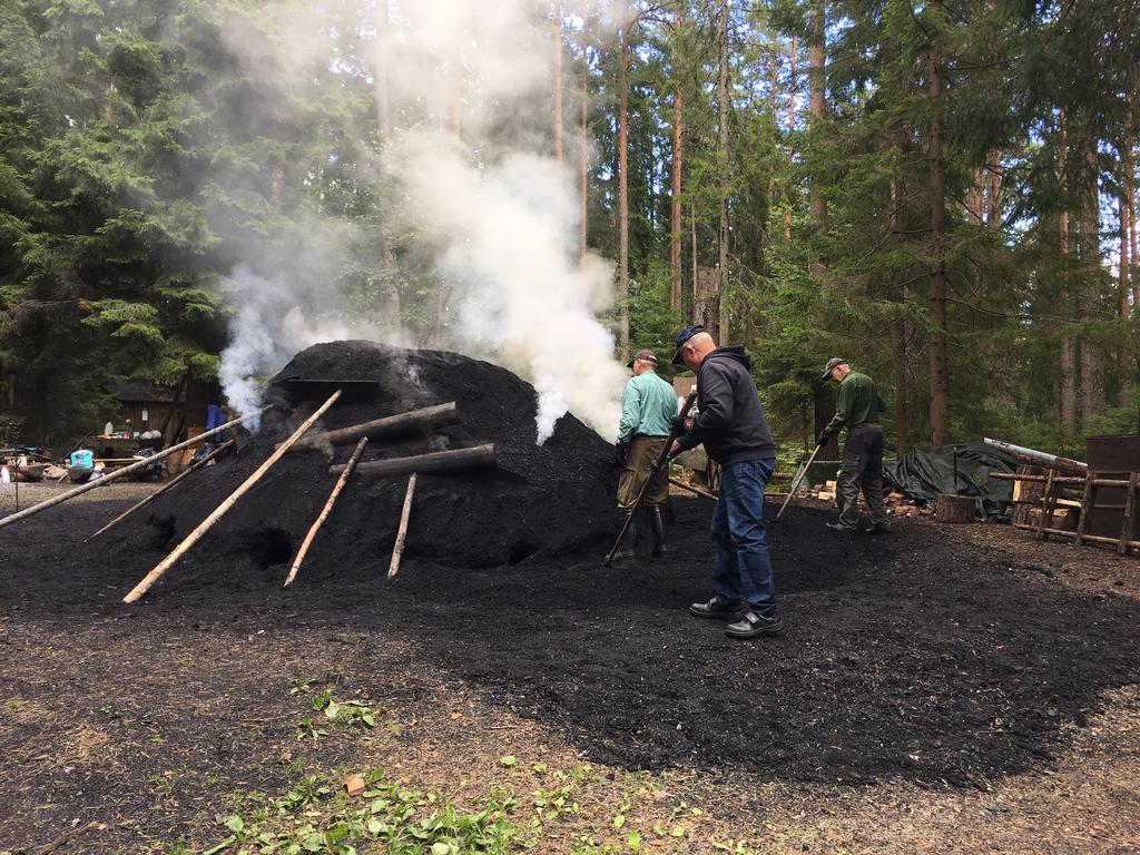 Stf Kolarbyn Eco-Lodge Skinnskatteberg Exteriér fotografie